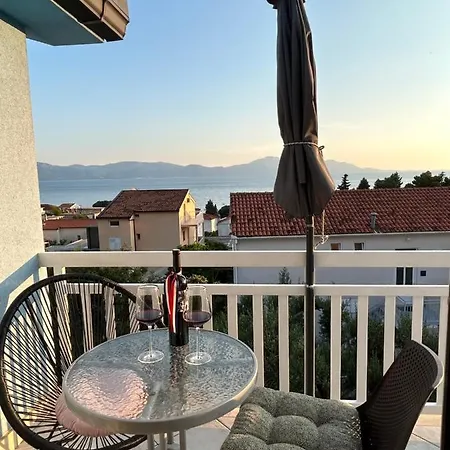 Daire The Blue House