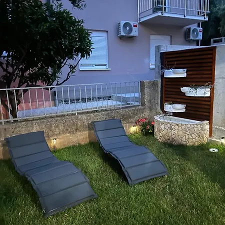 The Blue House * Gradac (Split-Dalmatia)