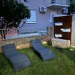 The Blue House * Gradac (Split-Dalmatia)